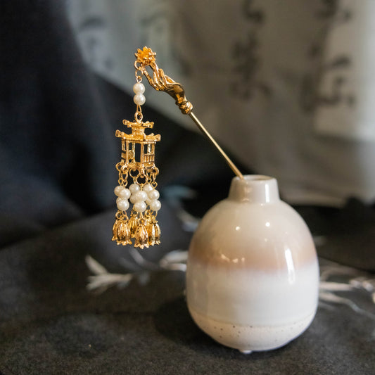 Gold tone latern hairpin 佛手宫灯发簪