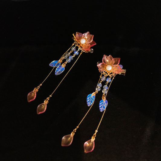 Lotus flower hair clip with long tassel 荷花仙发夹